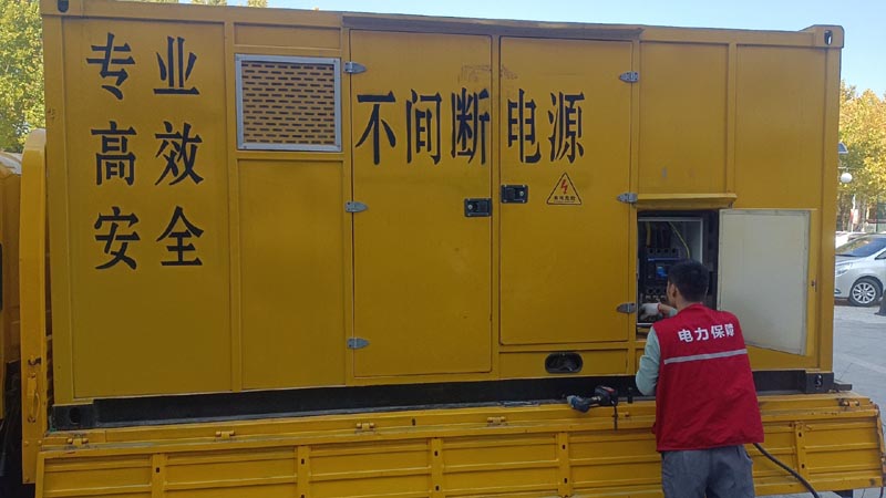 桐梓柴油发电机组和UPS电源配合使用时，如何避免切换过程中的电力中断？